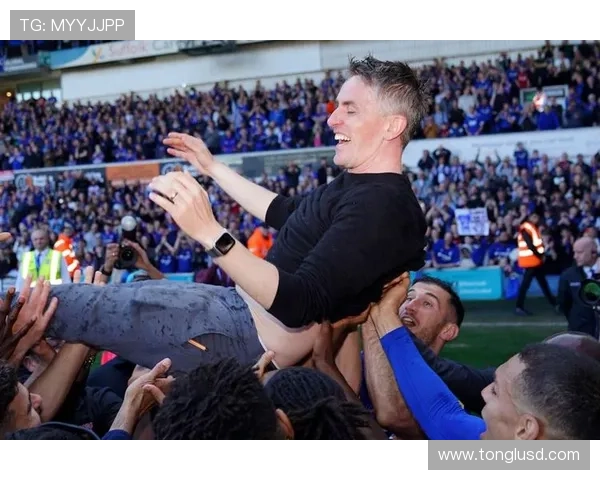 英超主场氛围持续升温,球迷激情助力球队表现稳健