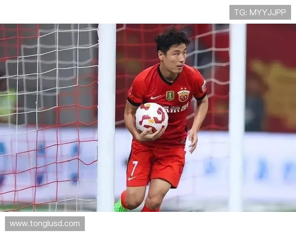 武磊领跑中超射手榜，上海海港锋线表现稳健